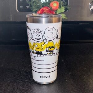 Tervis Peanuts Tumbler All Here-White and Yellow NWT